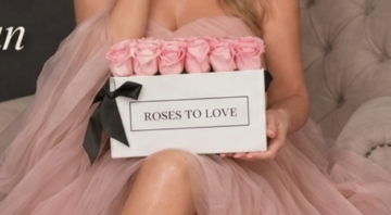 ROSES TO LOVE